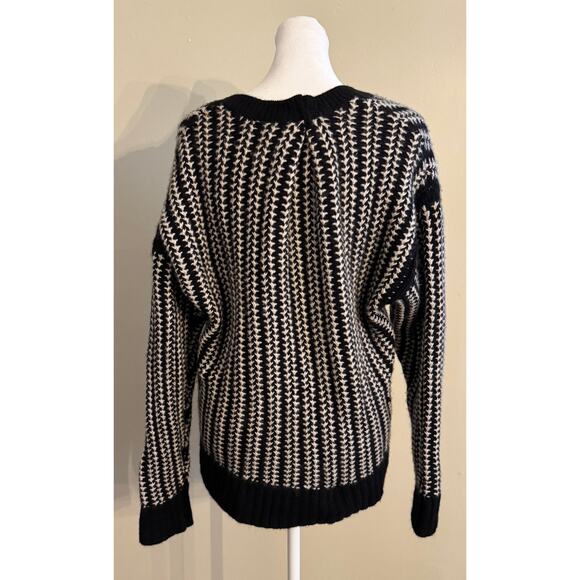 NAADAM 100% Cashmere V-Neck Chunky Knit Sweater Quiet Luxury Size L - Picture 4 of 6